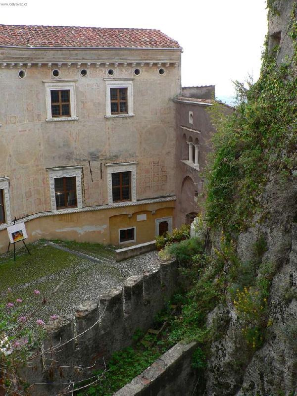 Foto: Castello Malaspina-N�dvorie